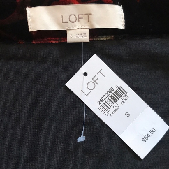 LOFT FLORAL VELVET TOP - Picture 4 of 5